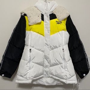 New Reebok Puffer White Jacket Size Large